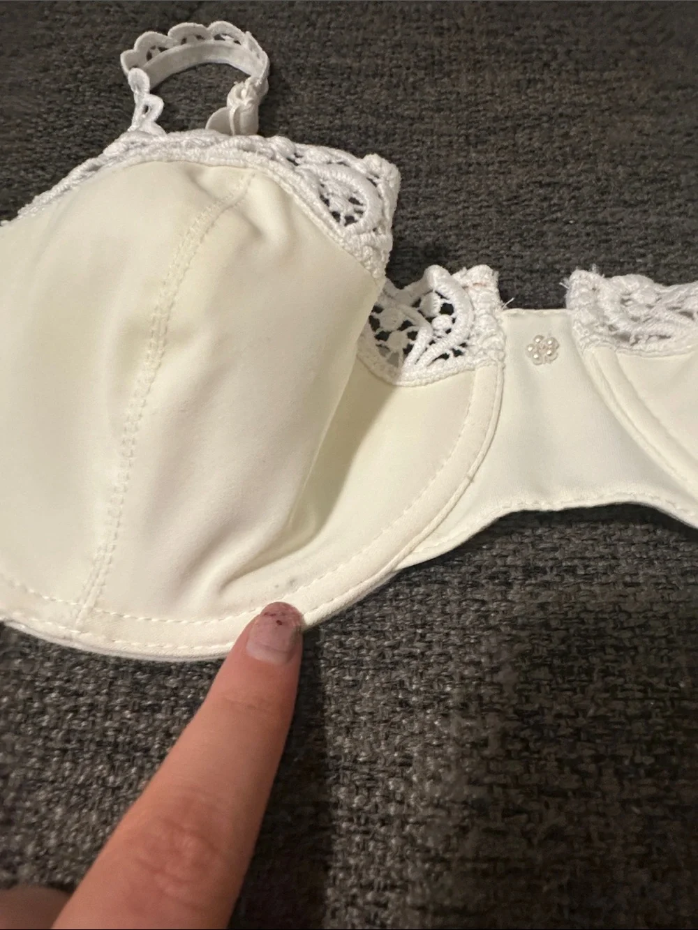Size 40B Lace Trim Underwire Bra - Cream - Picture 3 of 5